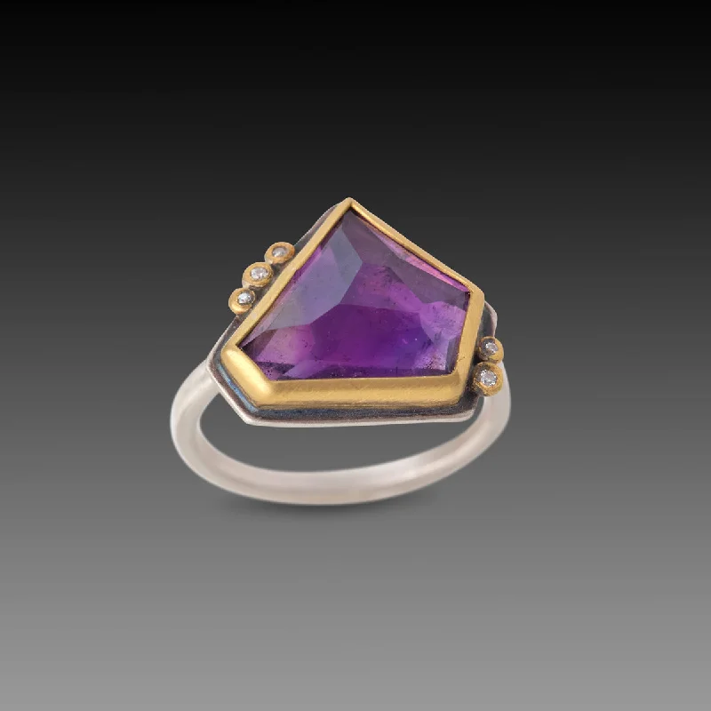 Elegant Gold Rings-Geometric Amethyst Ring with Five Diamonds