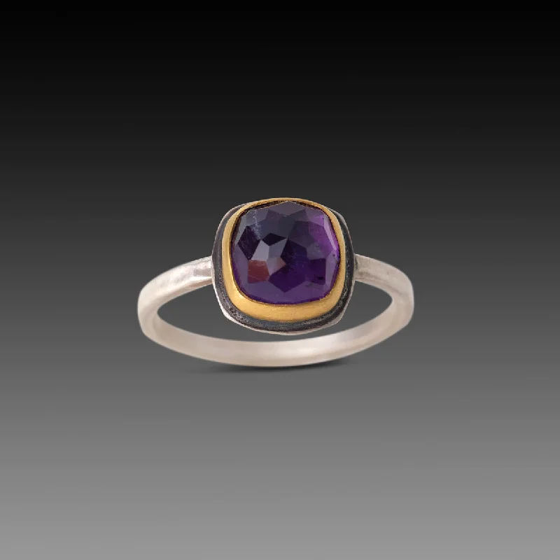 Vintage Engagement Rings-Simple Elegance Amethyst Ring