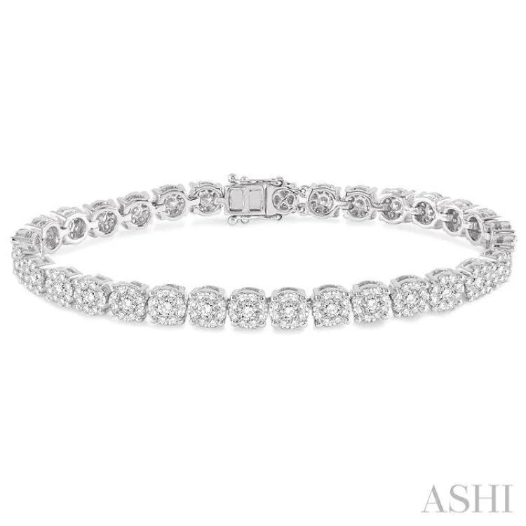 Classic Gold Charm Bracelets-5 1/3 Ctw Round Cut Diamond Lovebright Bracelet in 14K White Gold