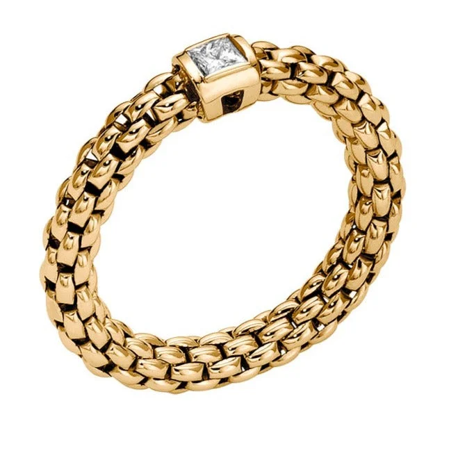 18k Yellow Gold with Diamond (~0.09ctw) (Size M)