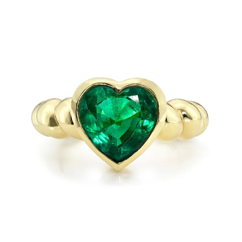 Vintage Wedding Rings-18k Heart Shape Emerald Nautilus Ring | Ready to Ship